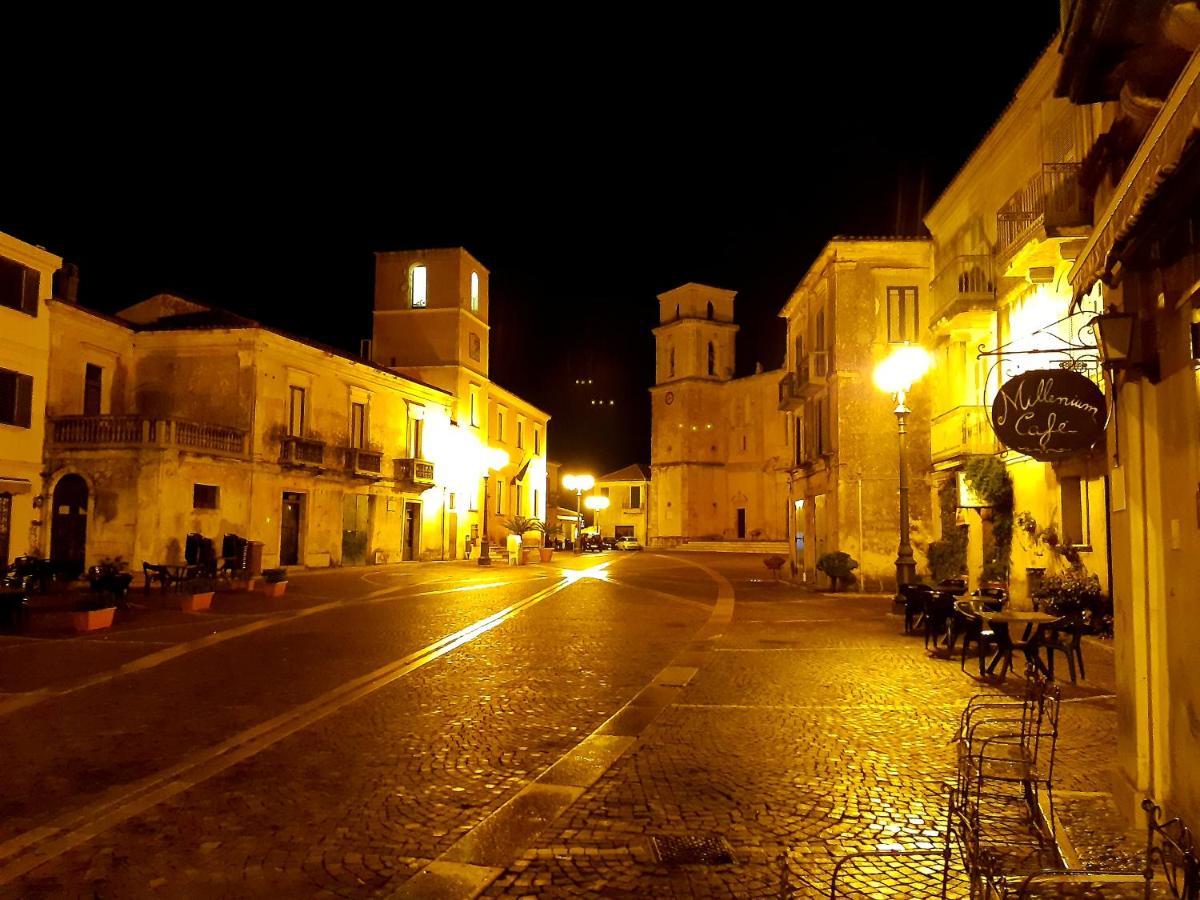 Santa Severina Appartamento Per Turisti Filoxenia מראה חיצוני תמונה